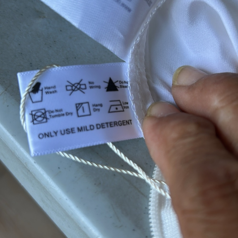 Luxurious White Satin Pillowcase - Picture 6 of 7